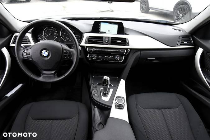 BMW Seria 3 318i Advantage - 16