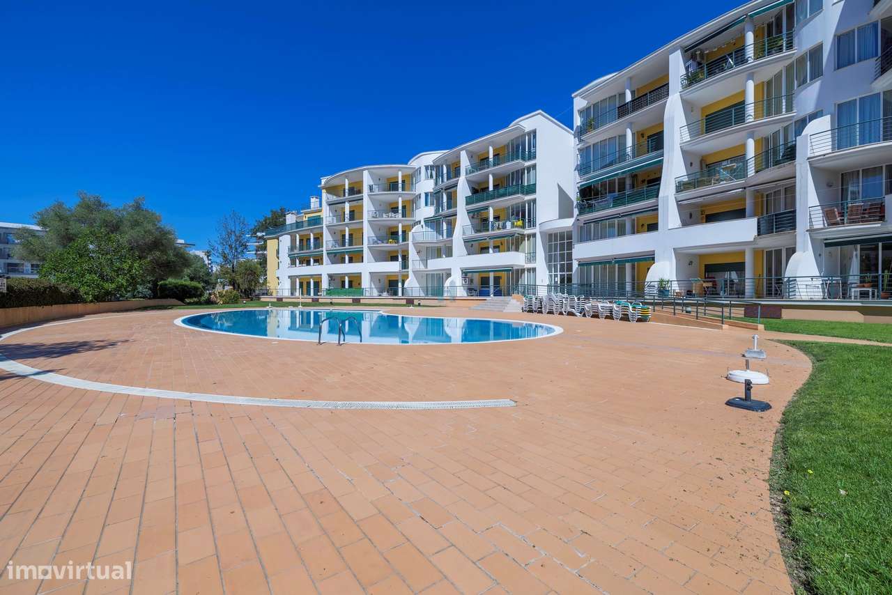 Vende-se Penthouse T3 na Praia da Rocha – localização privilegiada-5