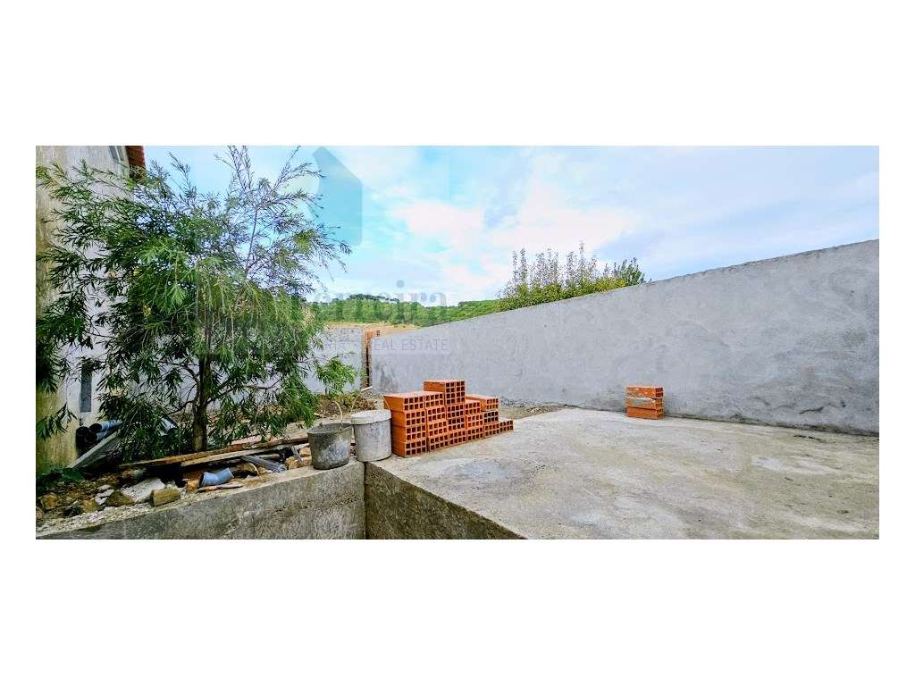 Moradia T2 em recuperação, Dois Portos, Runa!!-9