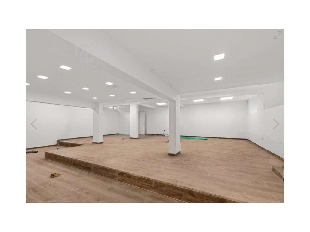 ESPAÇO COMERCIAL REMODELADO - RUA D. FILIPA DE LENCASTRE 18-7