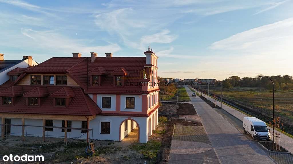 Kawalerka z widokiem na rynek Miasteczka Kresowego-11