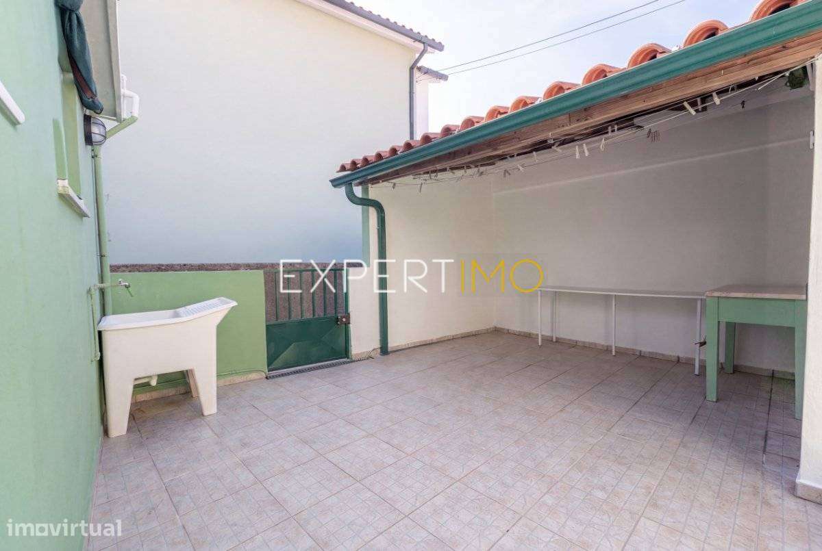 T3 Duplex com Terraço e Anexos | Centro de São Martinho do Bispo –...-37