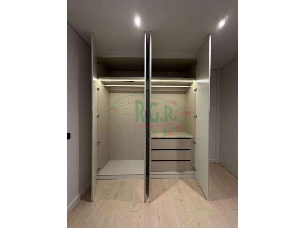 T4 Único no Piso | Terraço (48.40m2) | Box 2 Carros e Arrumos | SÃO...-19