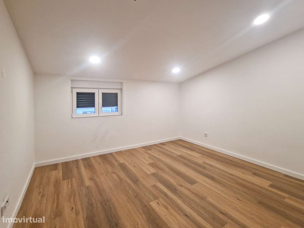 Moradia 4 ass. totalmente remodelada - possibilidade de quarto no r/c-29