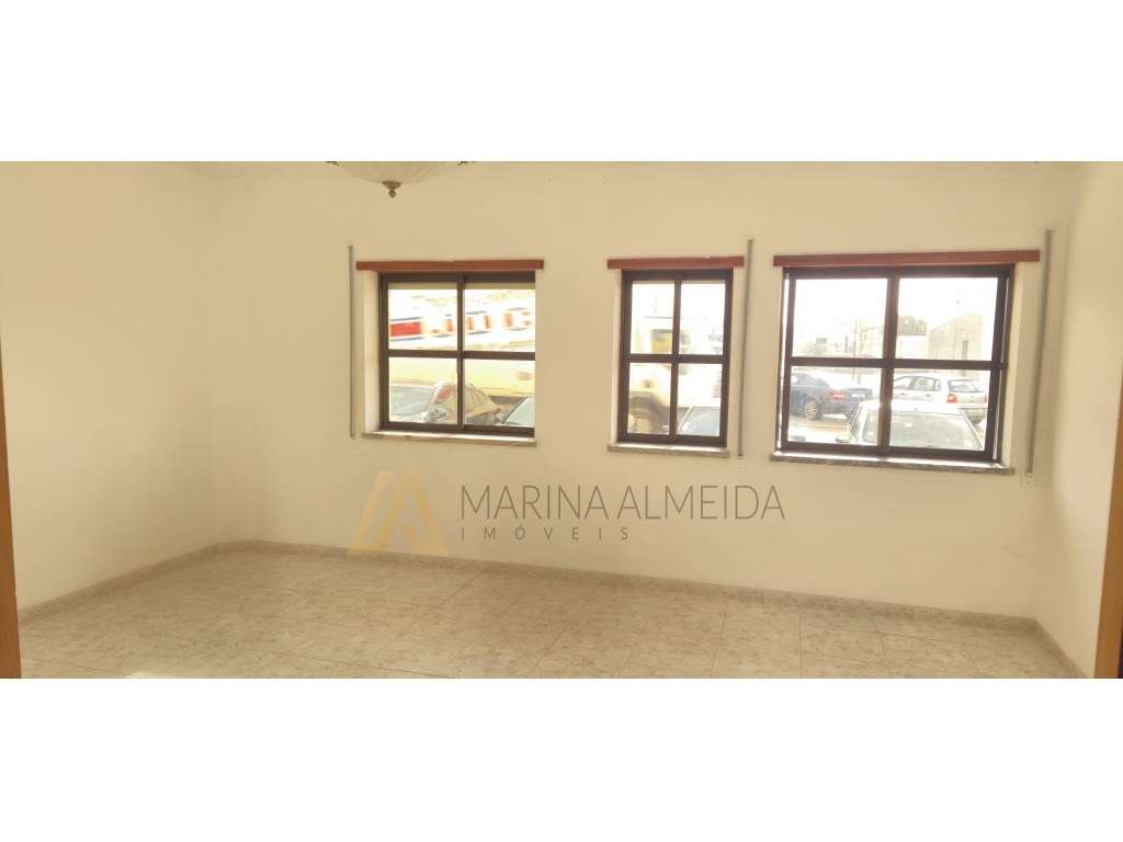 Apartamento t2 ( 3 assoalhadas ), rés do chão com arrecadação, junt... - Grande imagem: 2/23