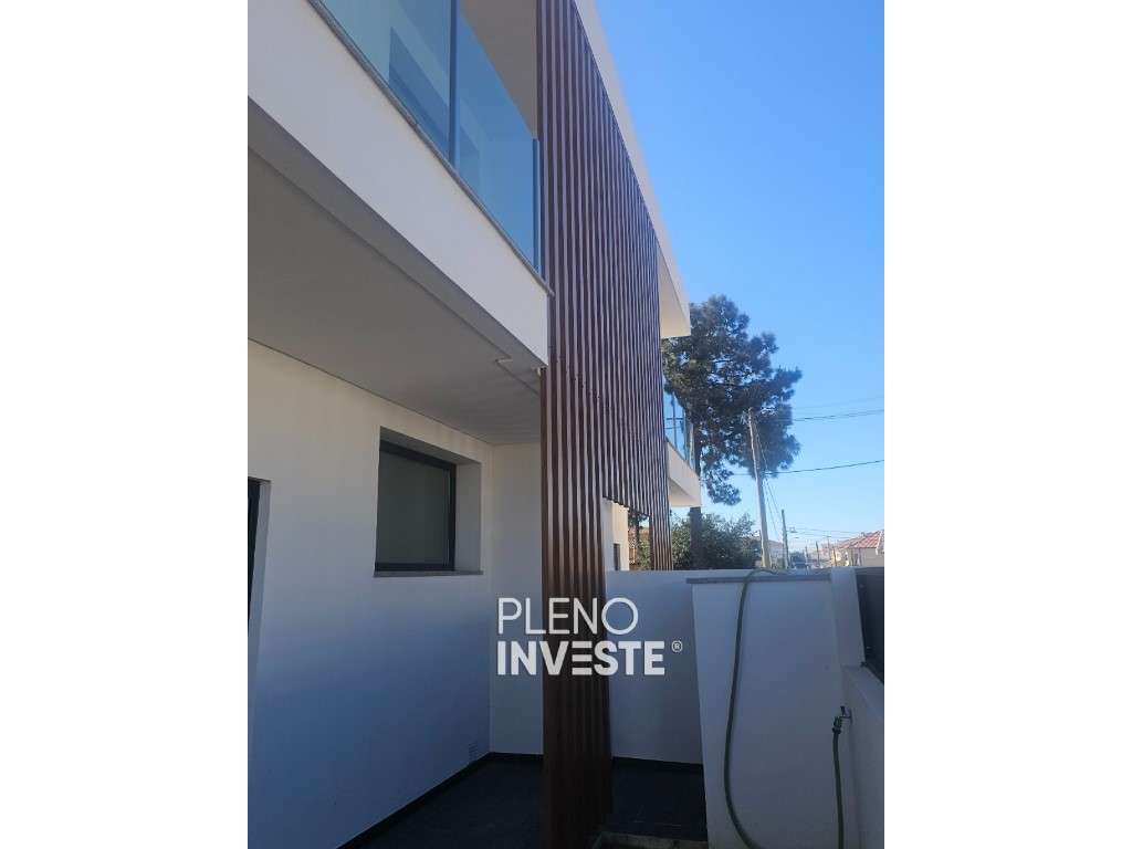 Moradia V3 com piscina Nova construção em Pinhal de Frades-18