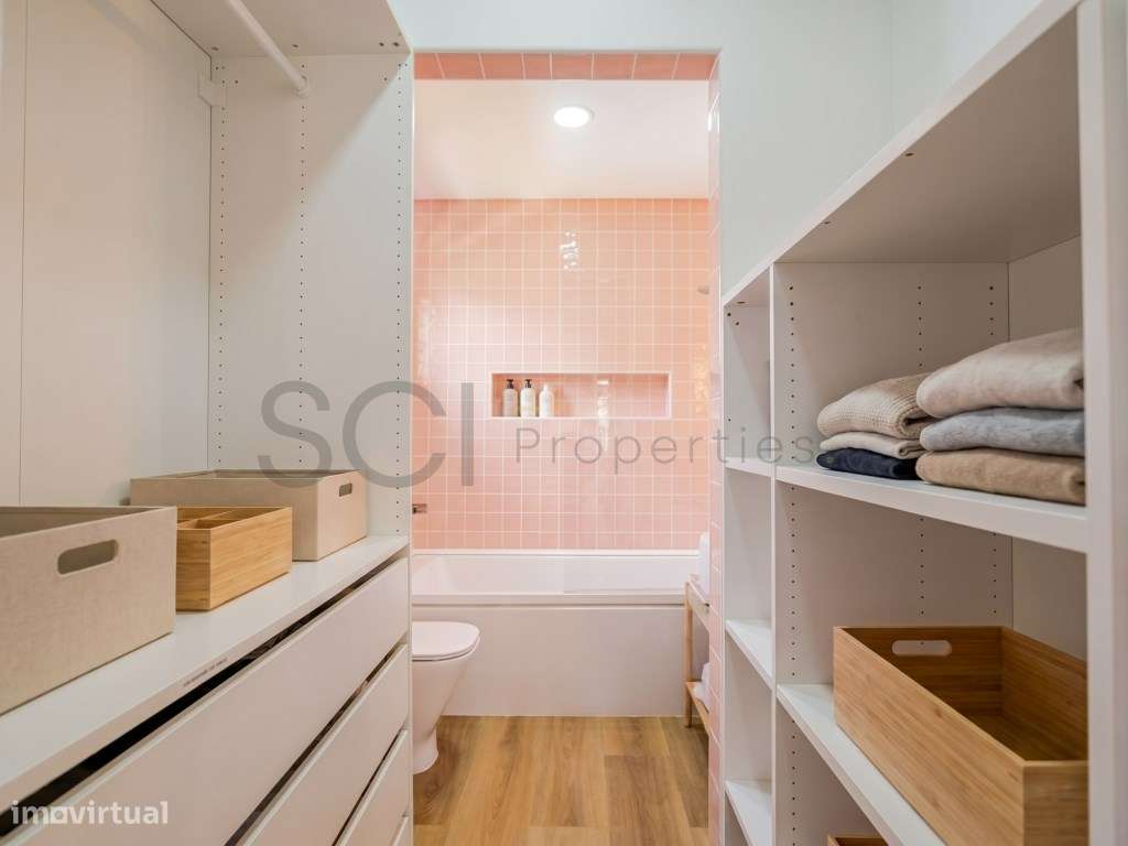 Moradia T3 com piscina nas Quintinhas, Charneca da Caparica. Estilo...-17