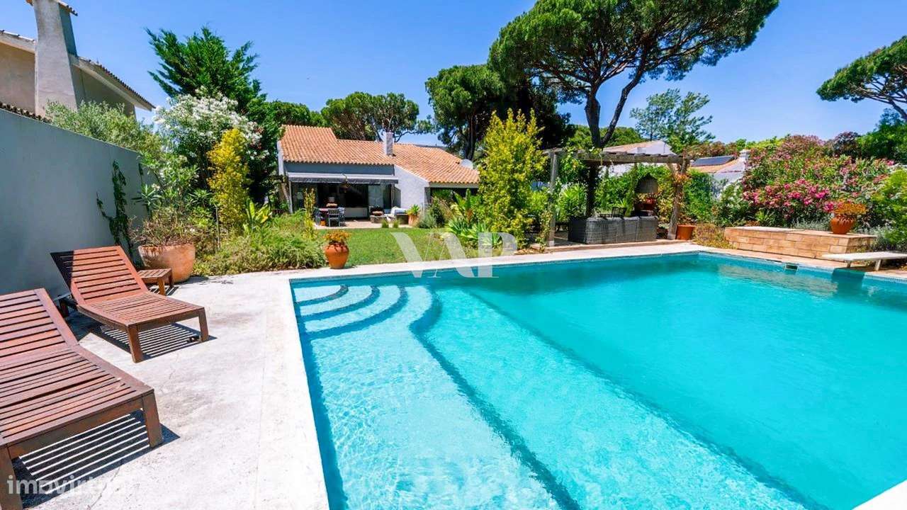 Moradia Térrea Renovada 3+1 Quartos com Piscina e Vista Golfe em Vilam-29