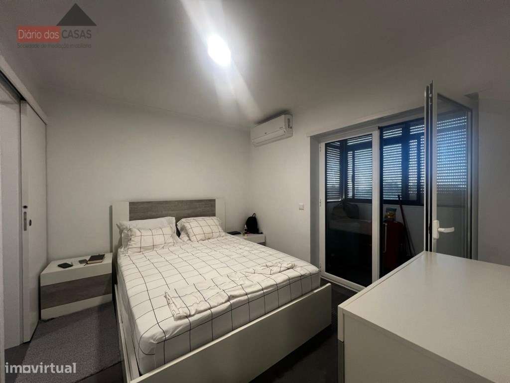 T1 totalmente remodelado com varanda e vista para a Mata do Choupal...-6