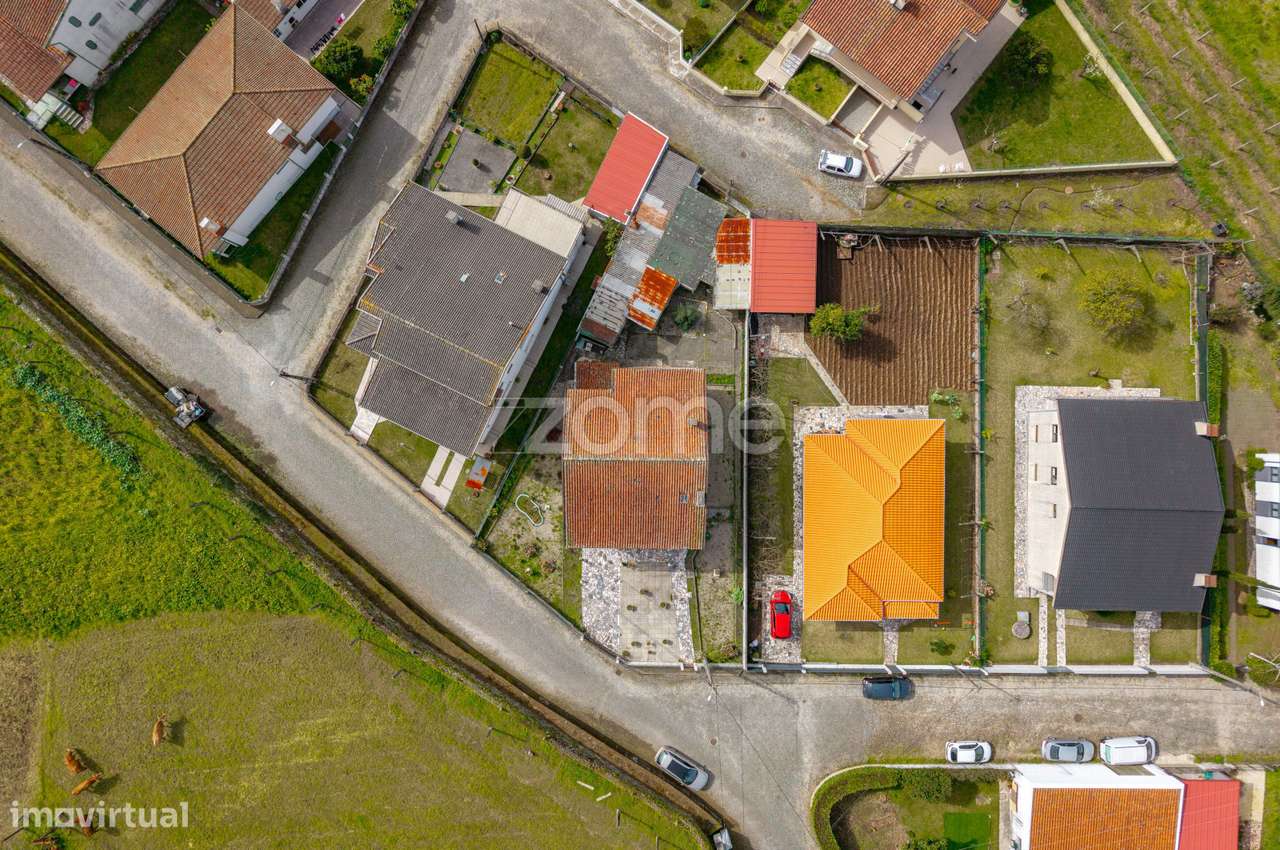 MORADIA T5 ESPAÇOSA COM GRANDE POTENCIAL A 10 MIN DE BRAGA - Grande imagem: 2/60