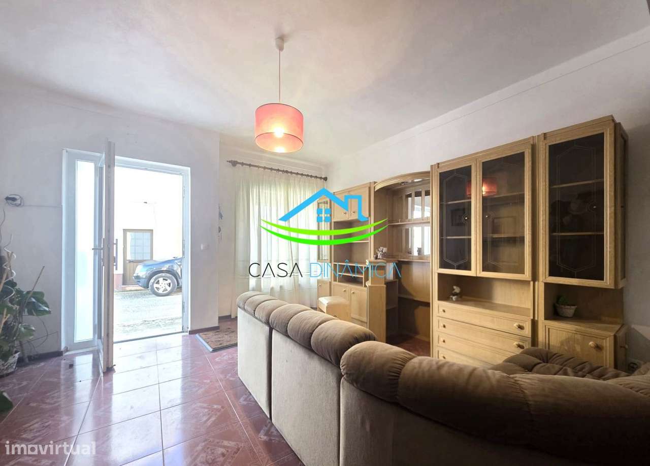 Moradia T4 com terraços, anexo e garagem em Tavarede - Grande imagem: 4/58