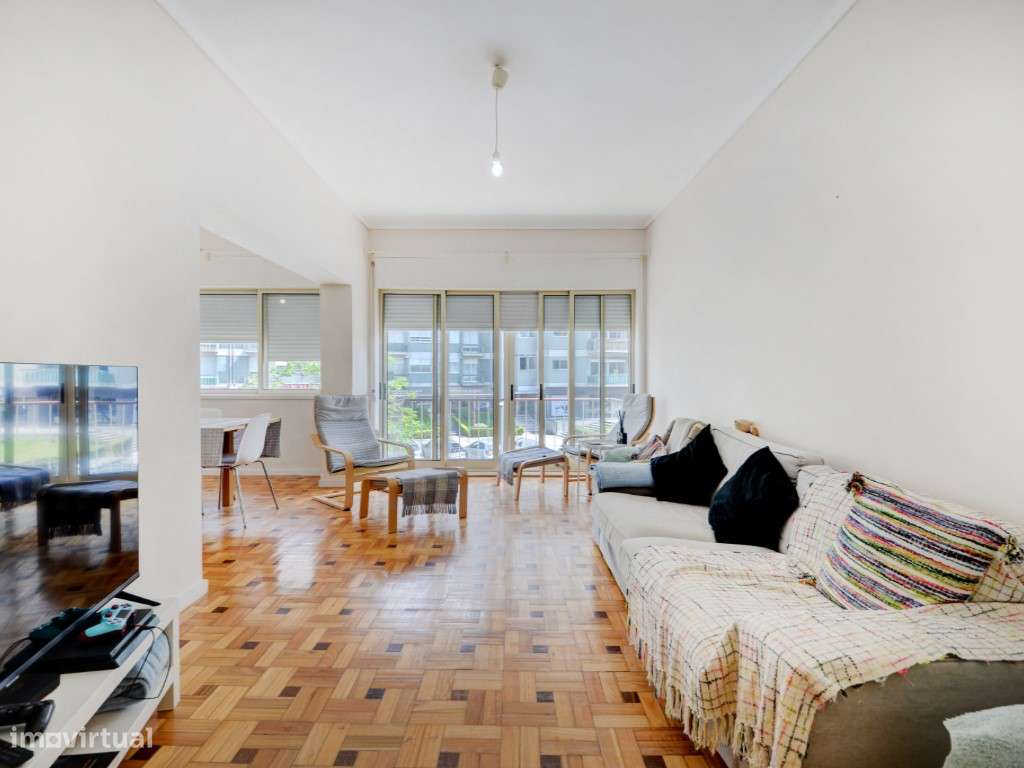 Apartamento T4 com duas frentes ao lado do Parque da Cidade em Aldo... - Grande imagem: 2/21