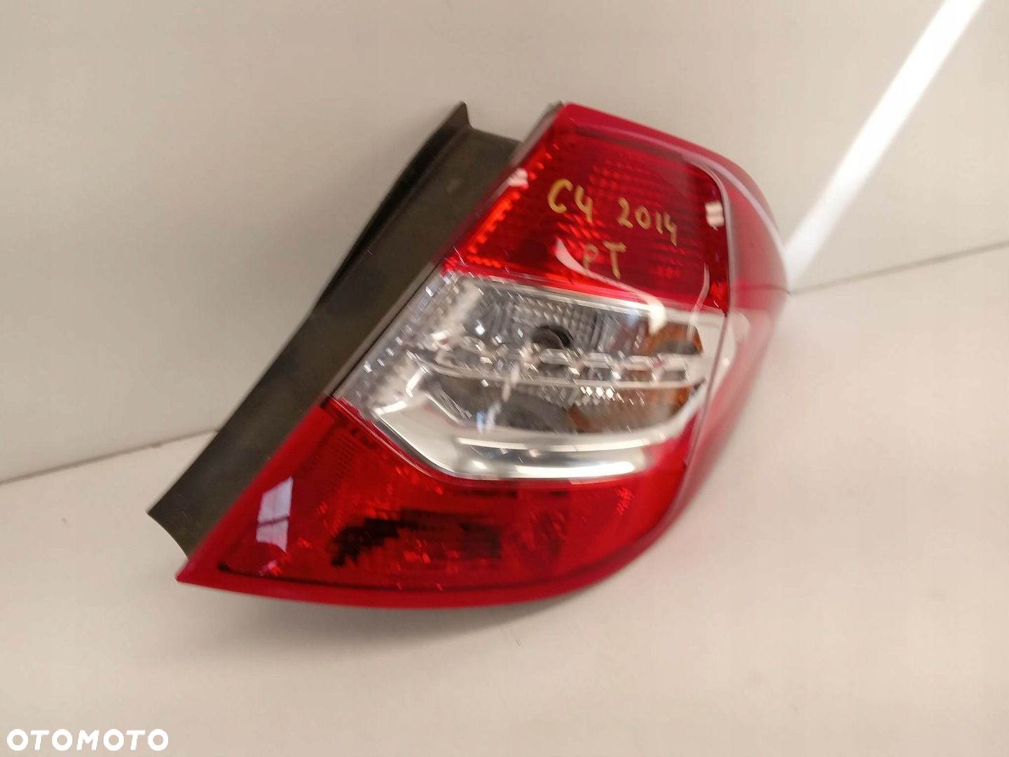 LAMPA PRAWA TYLNA TYŁ CITROEN C4 10-18 - 2