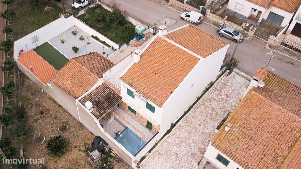 Moradia T3 com Piscina na Aldeia da Granja-29