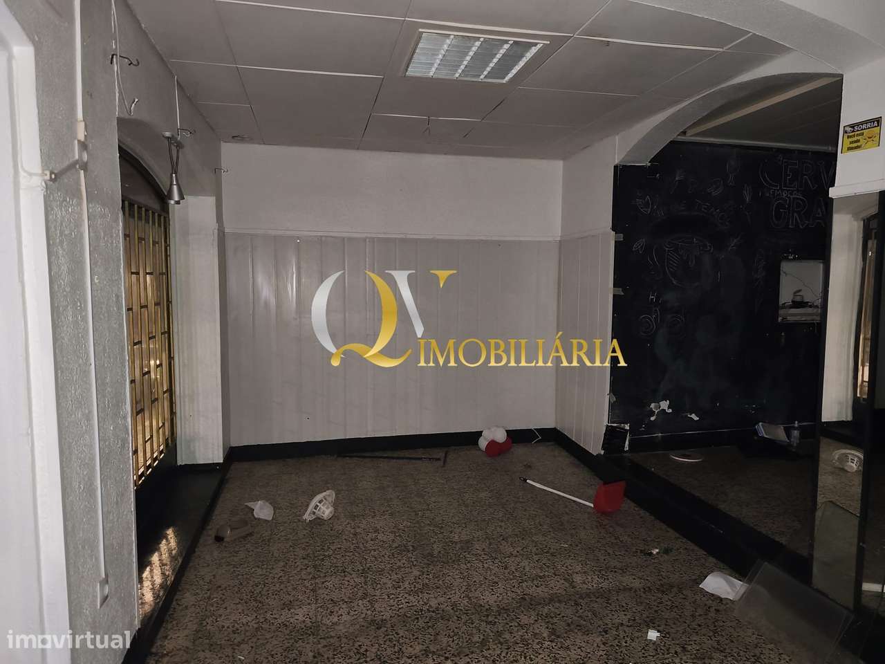 Excelente loja para venda sita no Cacém-12