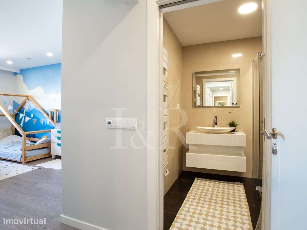 Apartamento T4 duplex com terraço e garagem no Montijo-29