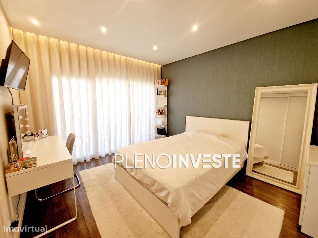 Moradia Isolada V3+2 com piscina na Quinta de Valadares-15