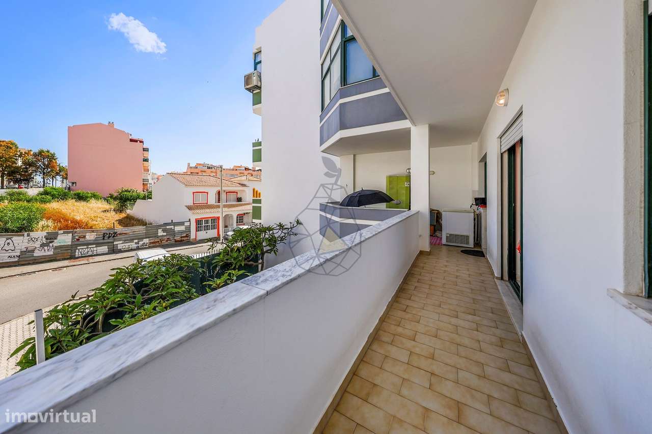 Apartamento T2 localizado a cerca de 600 metros da Praia em Quarteira-6