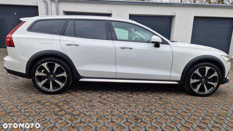 Volvo V60 Cross Country Pro D4 AWD - 27