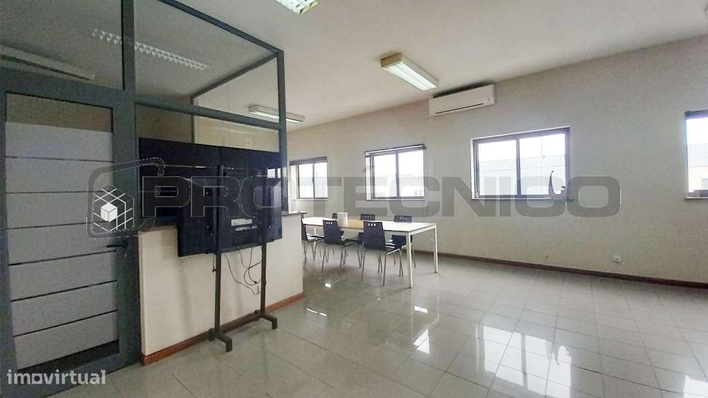 Armazém Inustrial – ZI Oiã-10