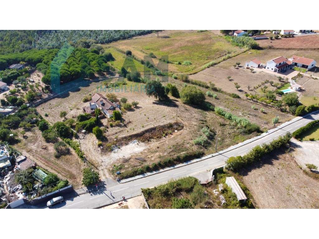 Moradia Térrea para Restauro | Terreno de malha urbana com 9.004 m²-8