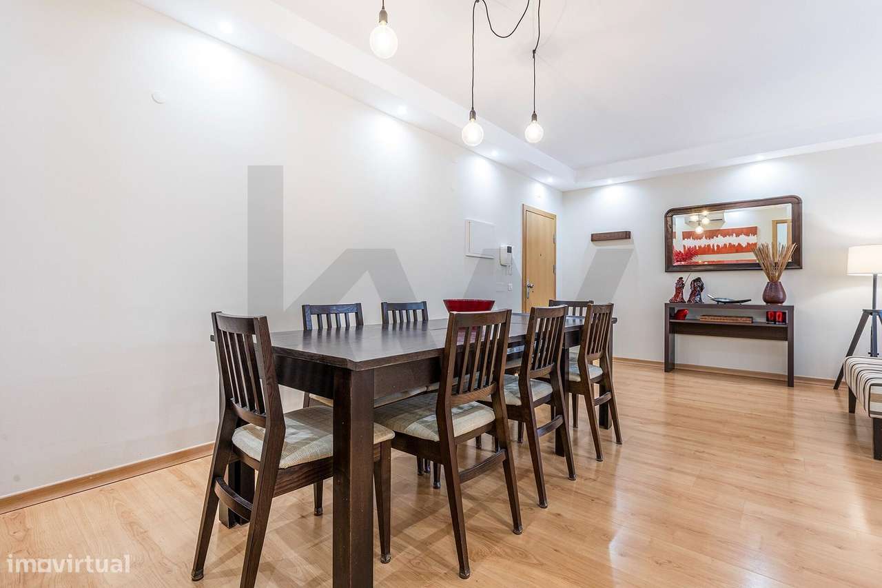 T2 com Box de 50 m2 no Parque Residencial do Almirante – Santo António-9