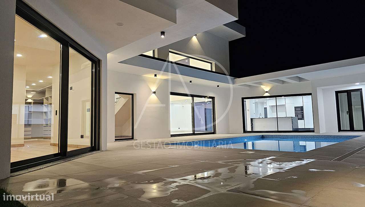 Moradia, 367 m², Corroios-34