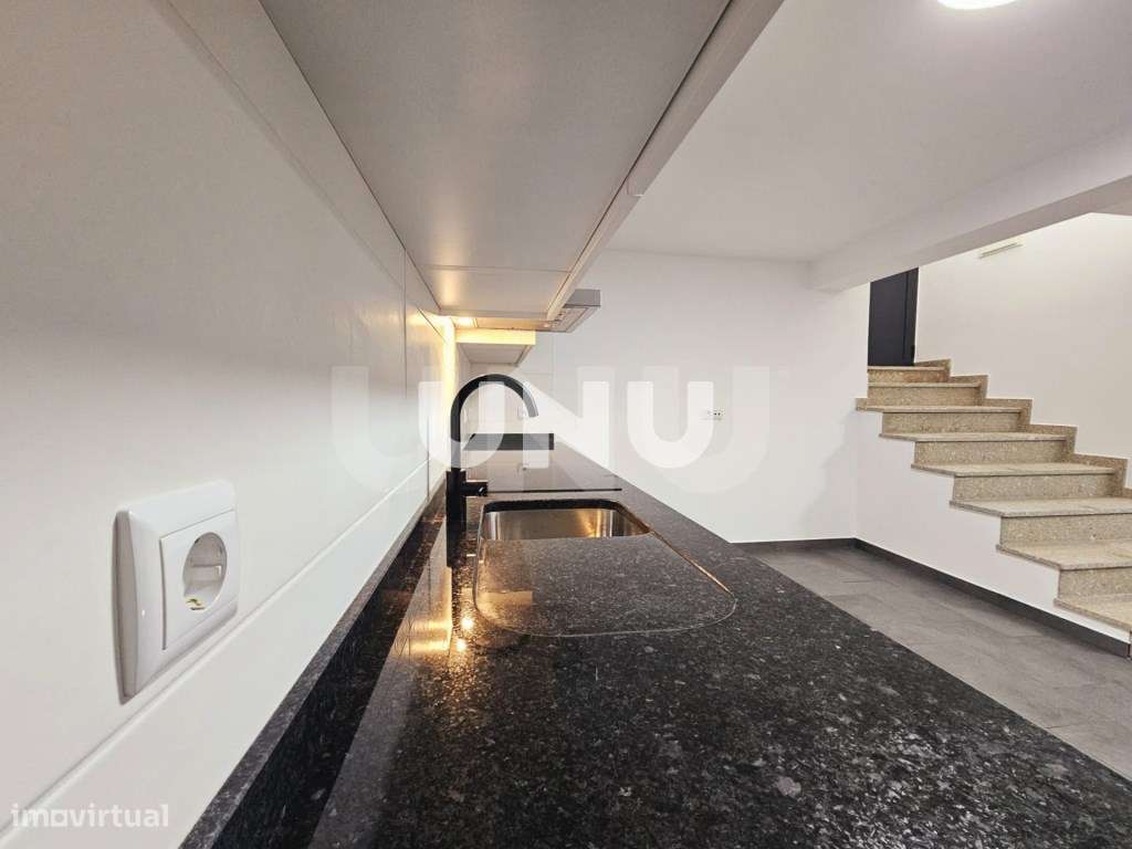 Moradia T2 - Totalmente Remodelada - Grande imagem: 2/17