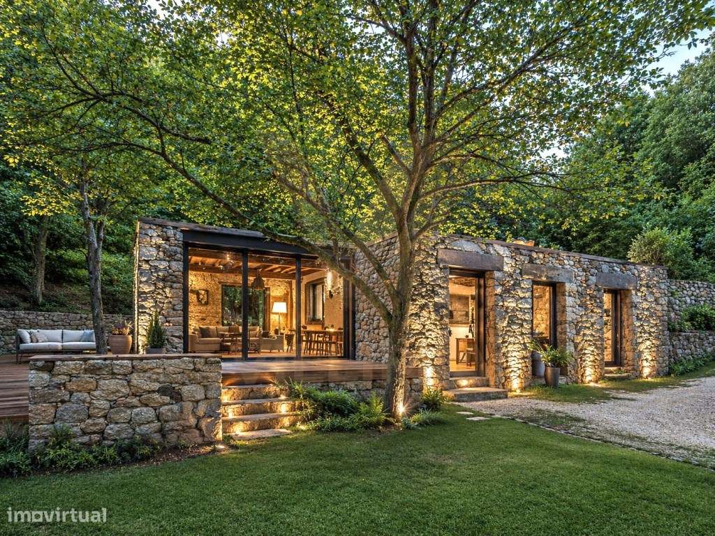 Propriedade com Casa Antiga, Piscina e Terreno Amplo - Cepões - Pon...-0