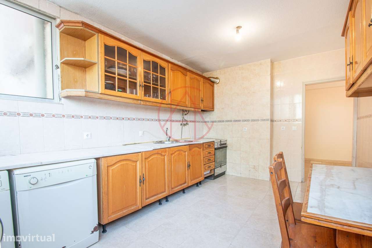 APARTAMENTO T3 1º andar c/ elevador - Sto Antonio da Charneca-12