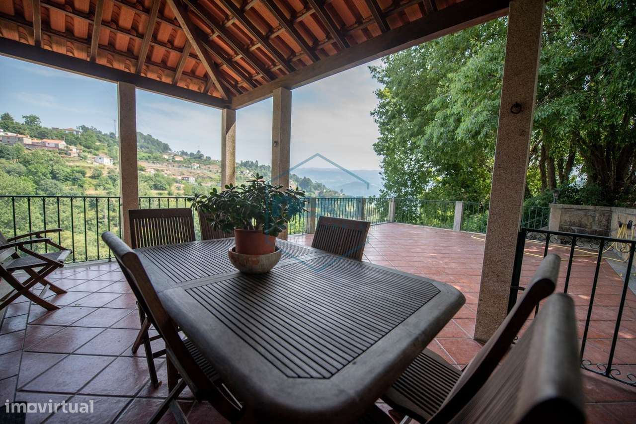 Moradia inserida em Quinta-13