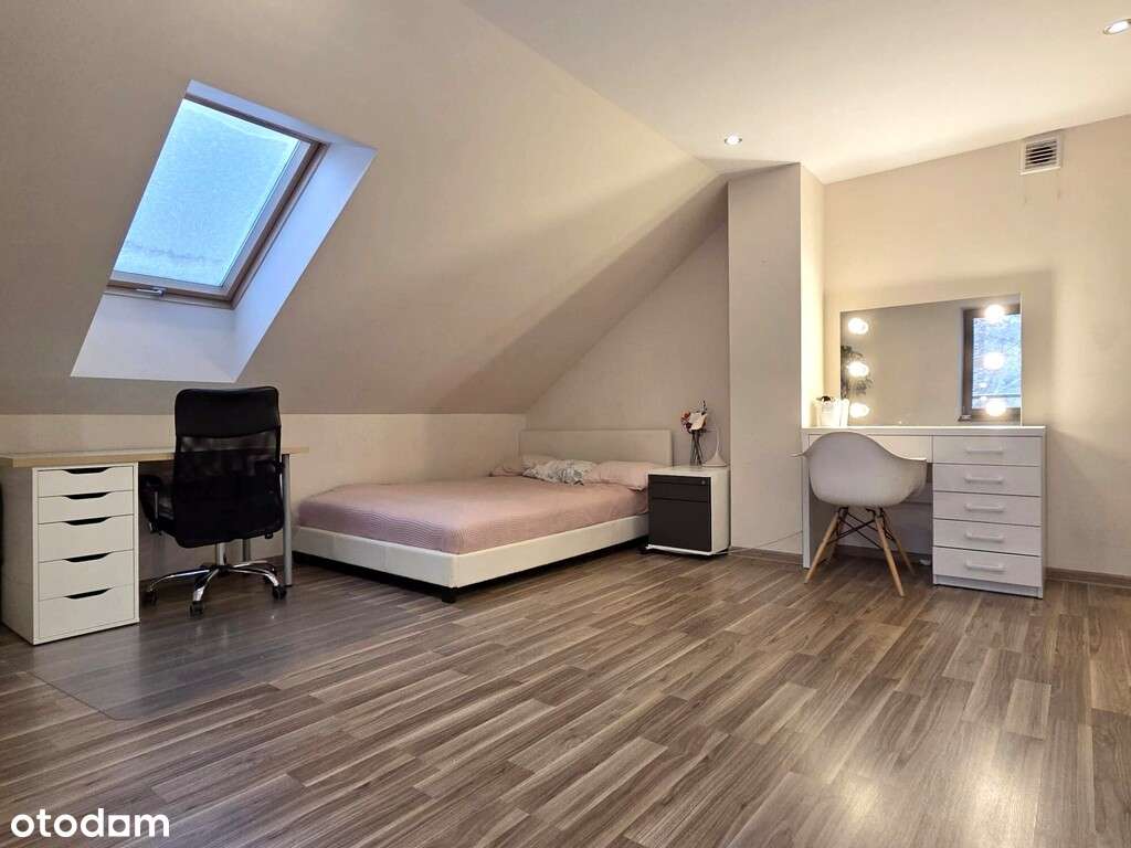 Przestronny dom we Włodzimierzowie, k. Sulejowa-8