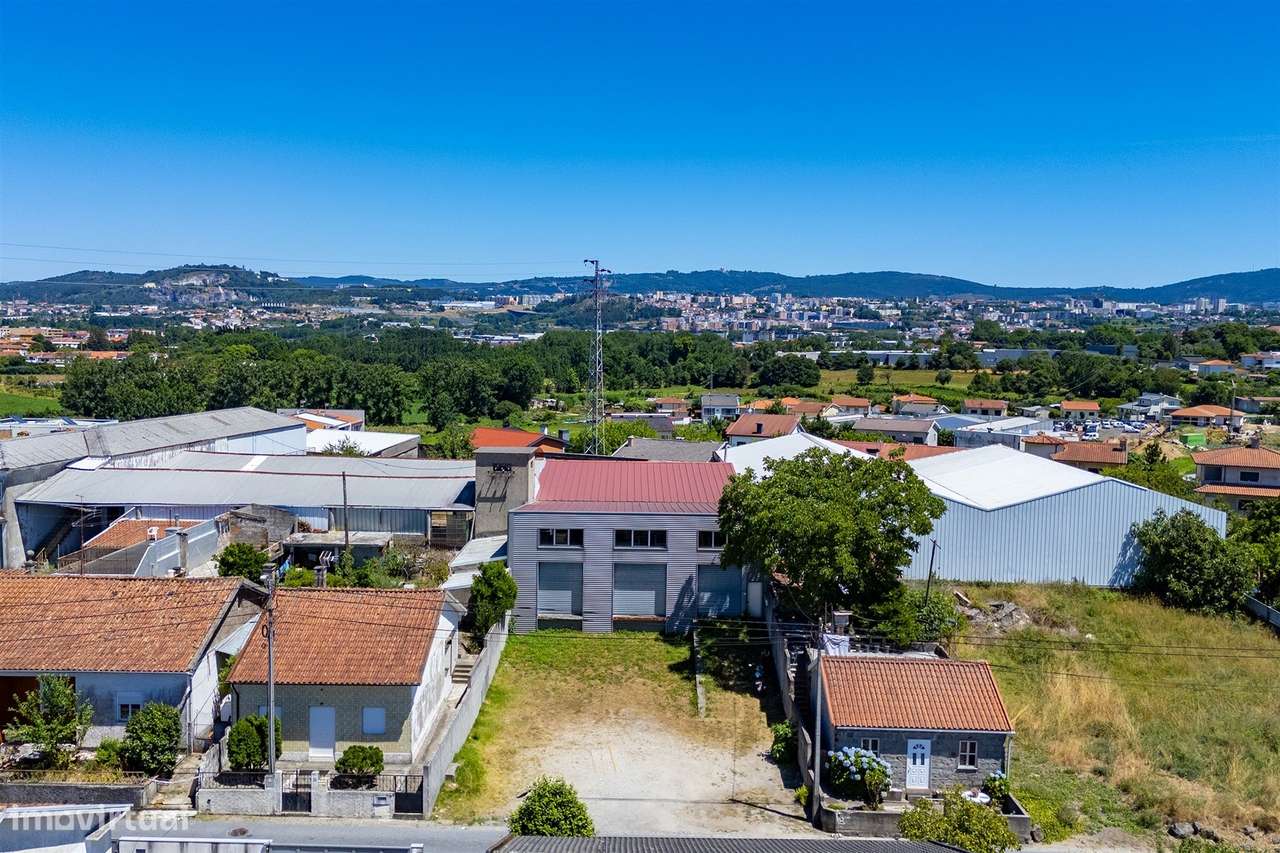 Conjunto de Pavilhões Industriais para Reabilitação | Parada de Tibães-56