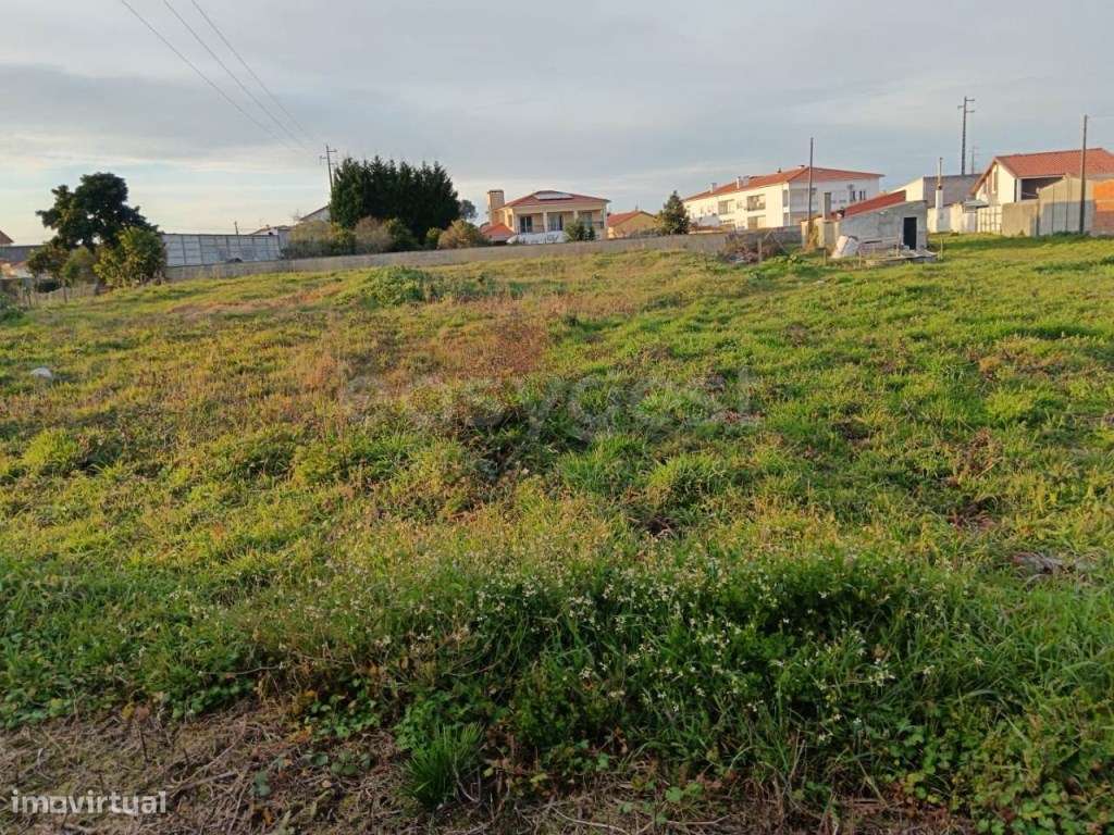 Terreno Urbano com cerca de 2000m na Embra, Marinha Grande - Grande imagem: 5/11