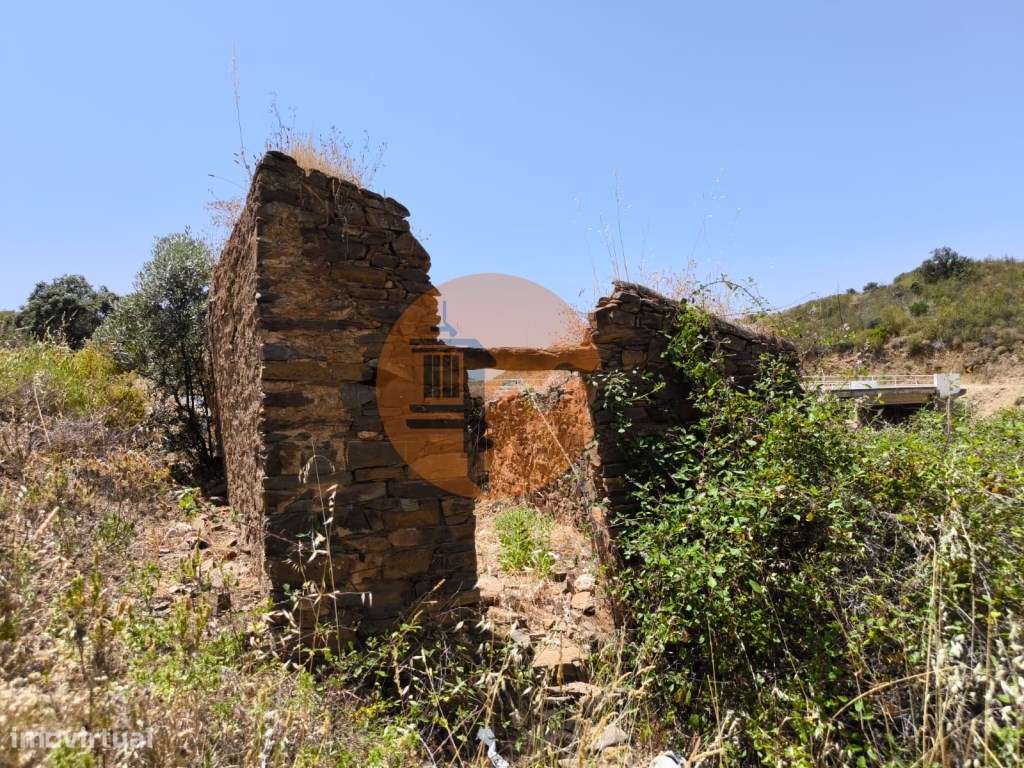 TERRENO COM 4.560 m2 - COM RUINA DE 100 M2 - ARRECADAÇÃO - JUNTO A ... - Grande imagem: 5/27