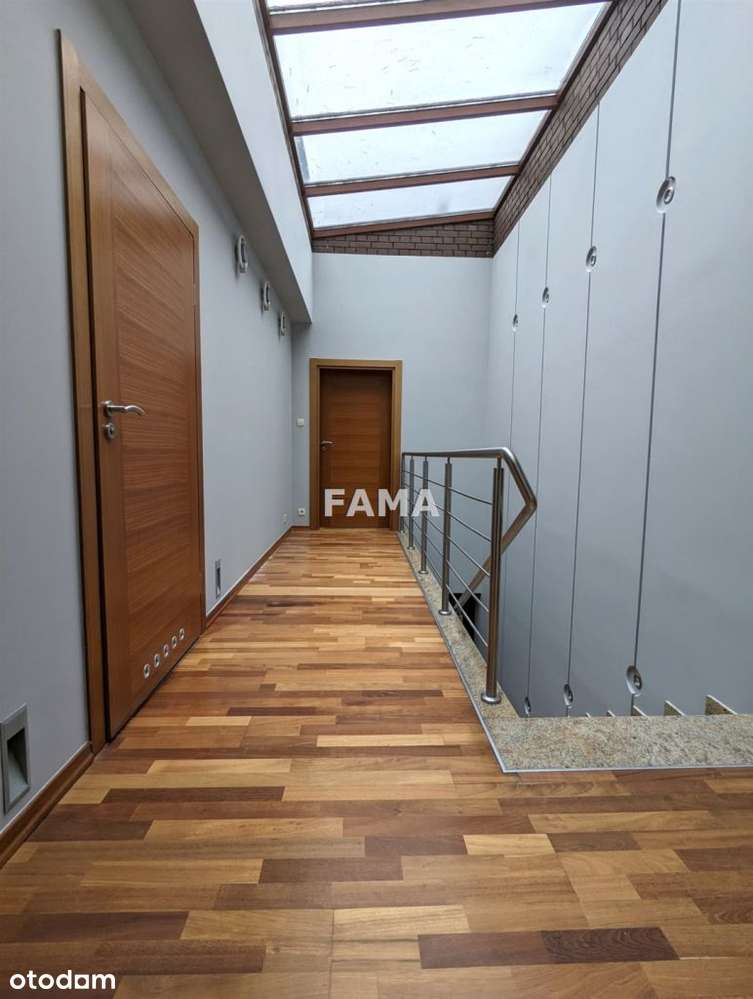 Nowoczesny dom 300 mkw, działka 1556 mkw, Michelin-16