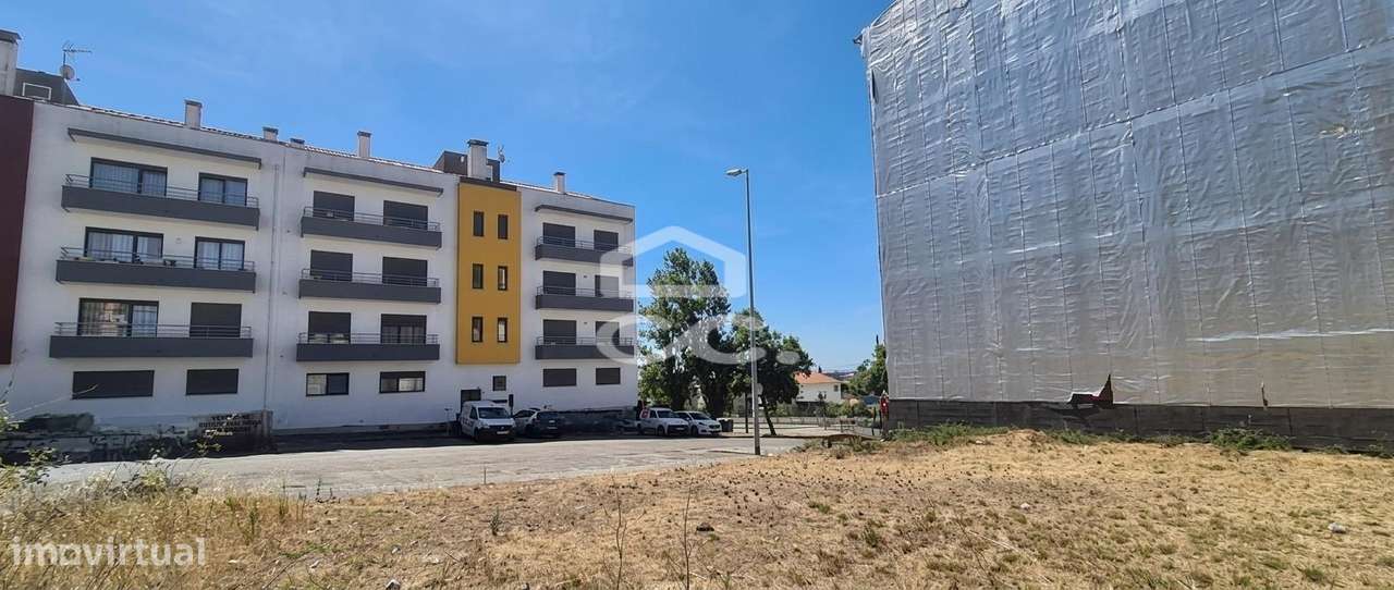 Terreno para Construção de Edifício Habitacional em Vila Nova da Barqu-15