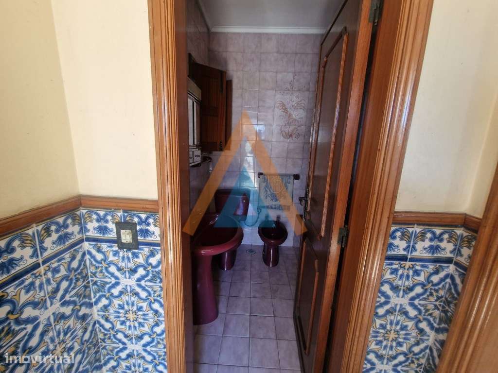 Excecional casa com 3 pisos e anexos, amplos espaços, possibilidade...-7
