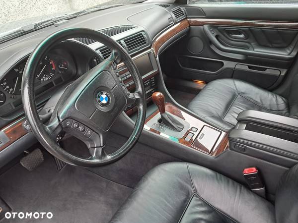 BMW Seria 7 750iL - 20