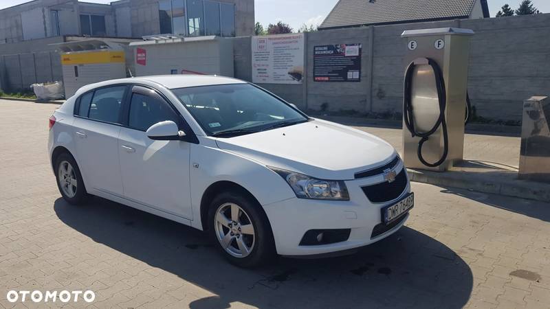 Chevrolet Cruze 1.6 LS - 12