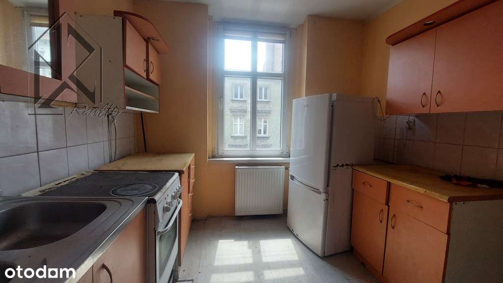 Kawalerka w dobrej cenie! Bytom-Centrum-Katowicka!-5