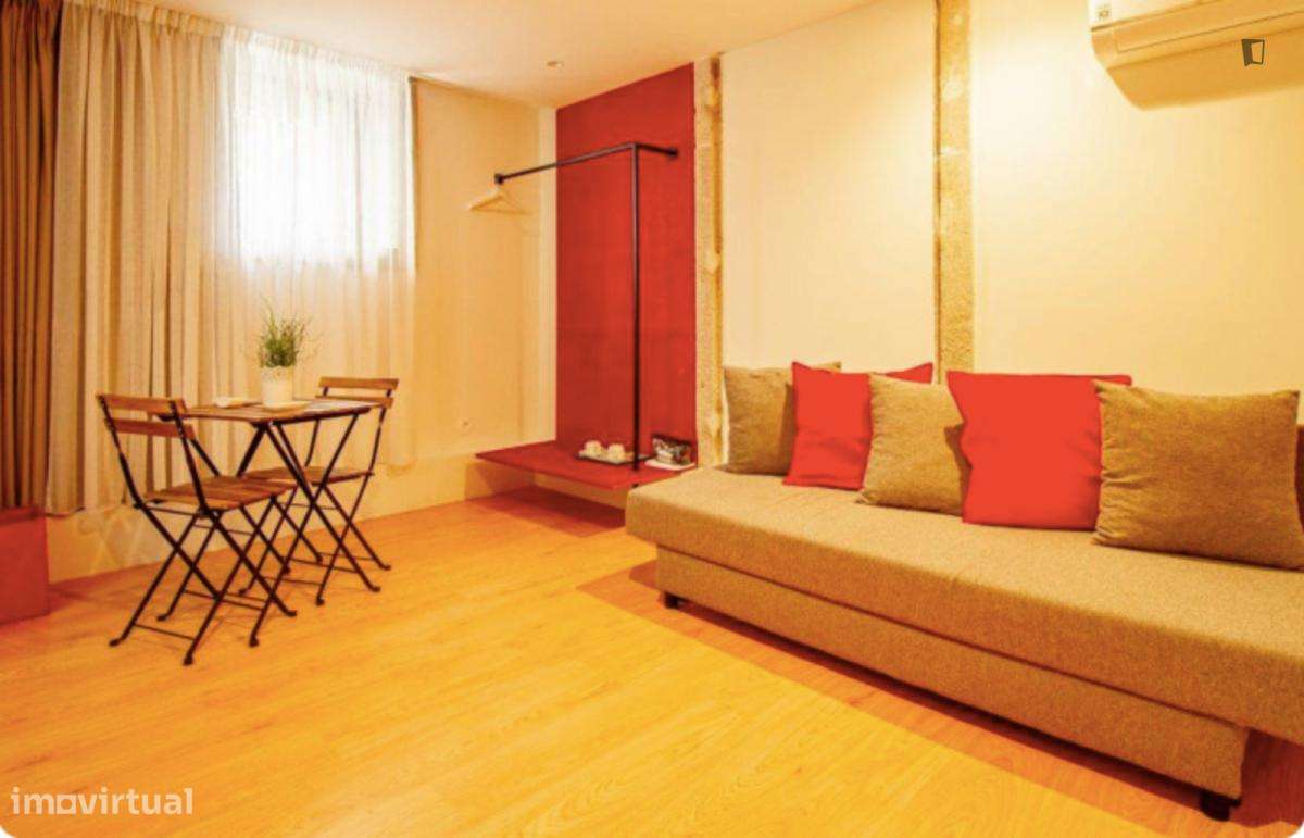 Quarto - localizado em Matosinhos Porto - Grande imagem: 4/5