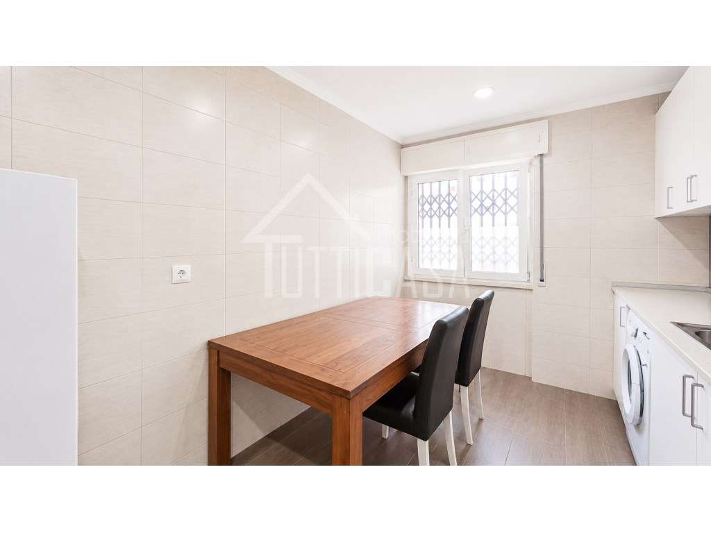 Apartamento T1 totalmente renovado em Olival Basto-13