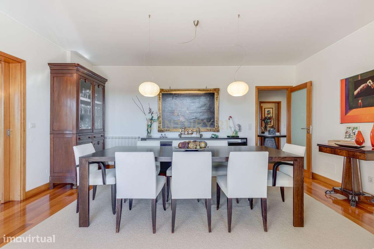 T4+1 na 1ª linha Condomínio fechado Parque das Conchas-18