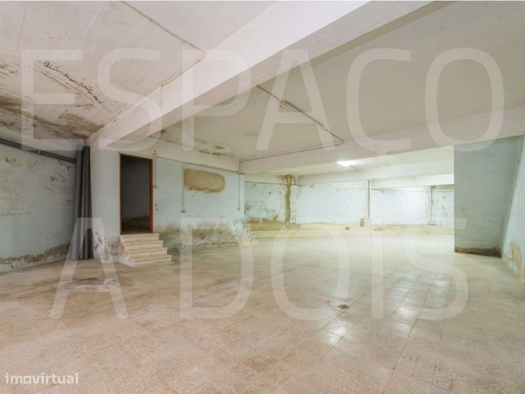 Armazém Amplo; com 2 Pisos! Boa Localização, próximo do Centro da A...-17