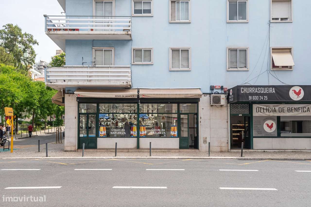 TRESPASSE de Cafeteria | 40m2 | 2 Montras | Estrada de Benfica-14