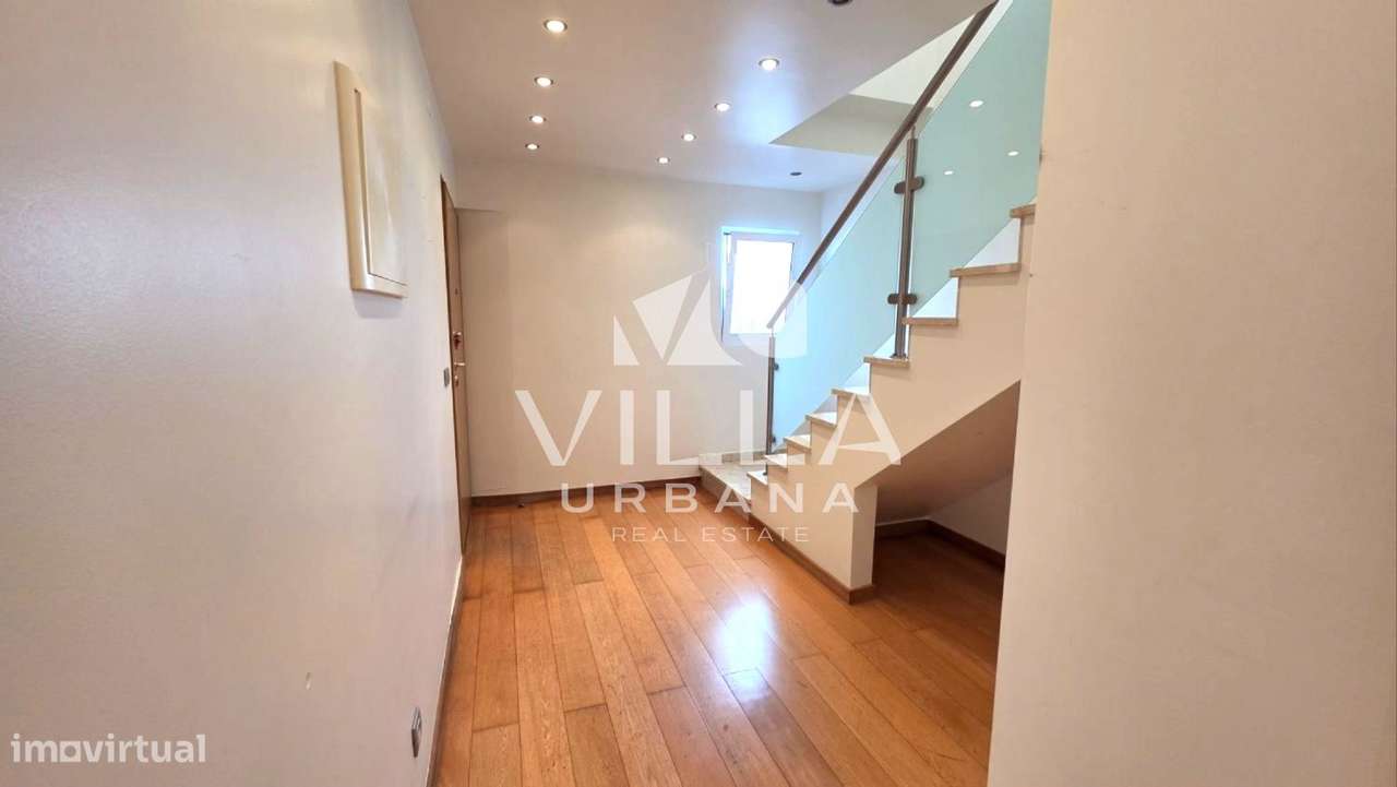 Moradia T3 +1 com Garagem localizada numa zona tranquila em Belverde-19