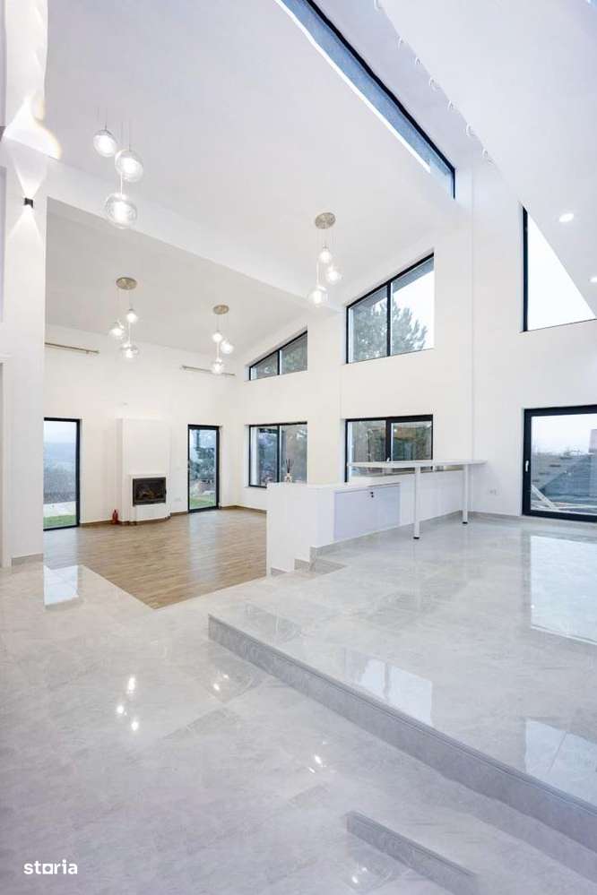 VILA DEOSEBITA  4 camere Hlincea - Teren 1500 mp - beci-0