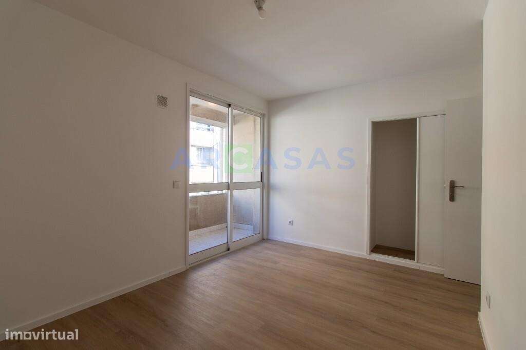 Apartamento T3  com varanda e lugar de garagem em Baguim do monte, Gon-15