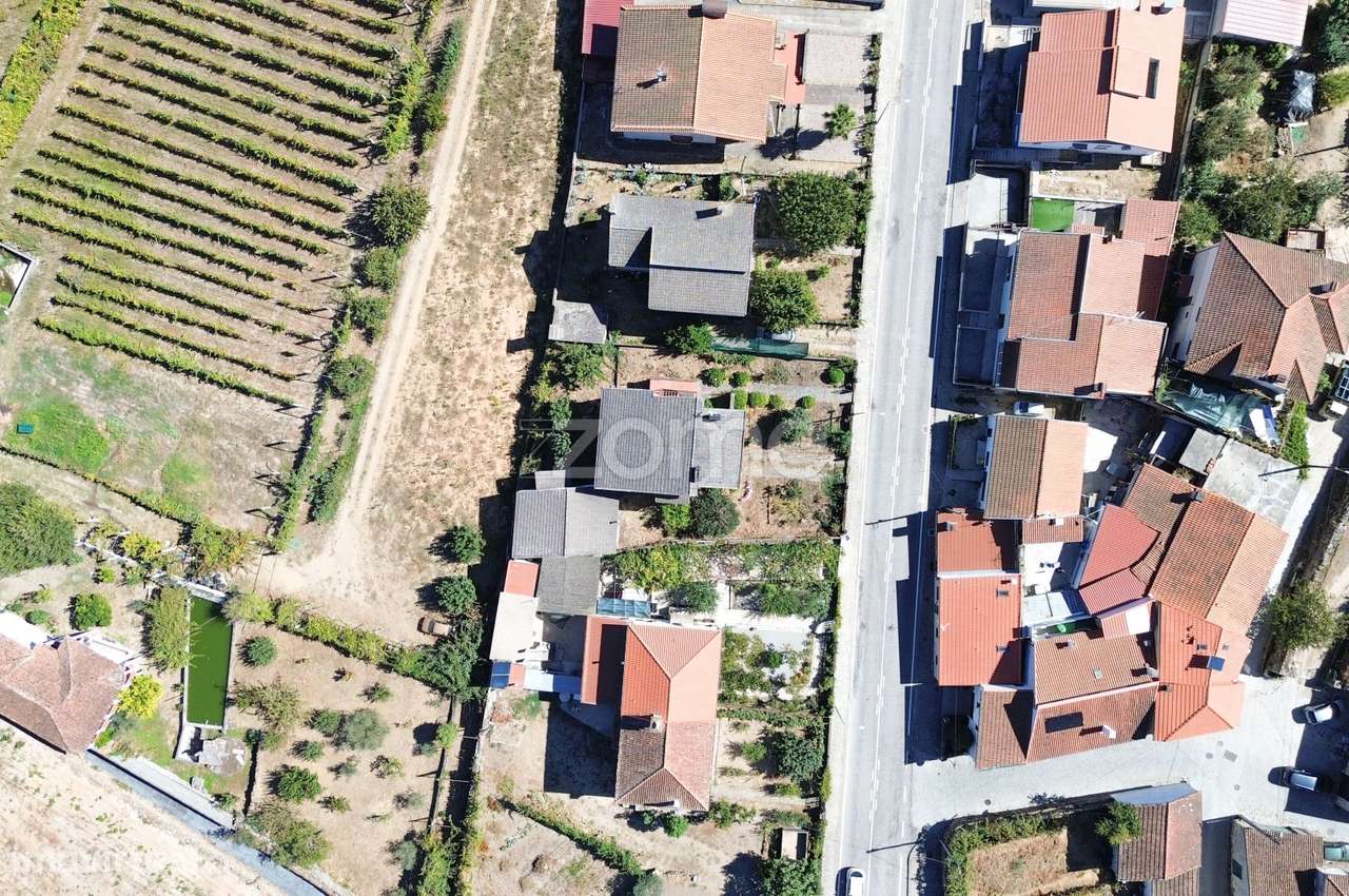 Moradia T6 em Alijó-25